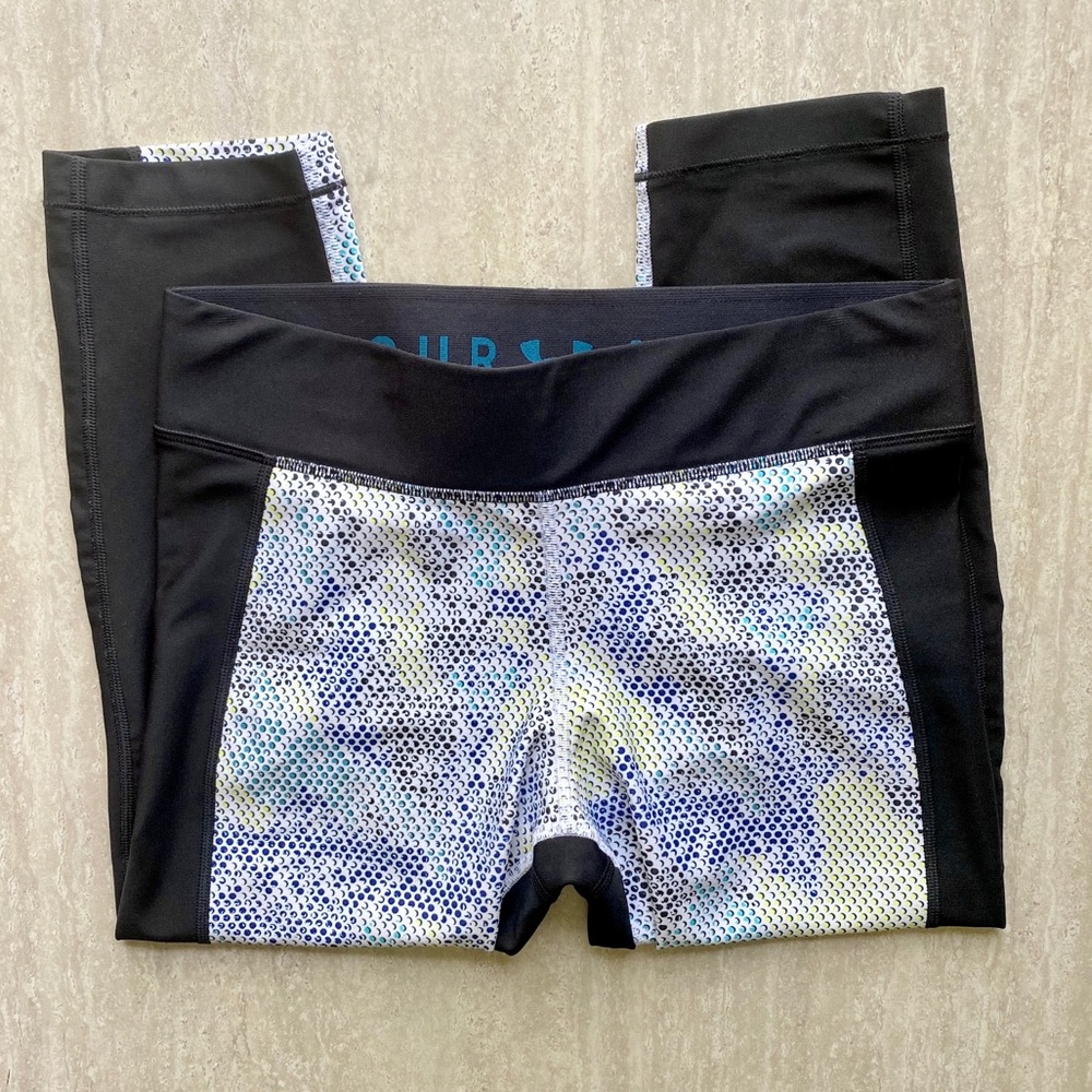CLOSET CLOSING Under Armour Crop Length Compression Tights